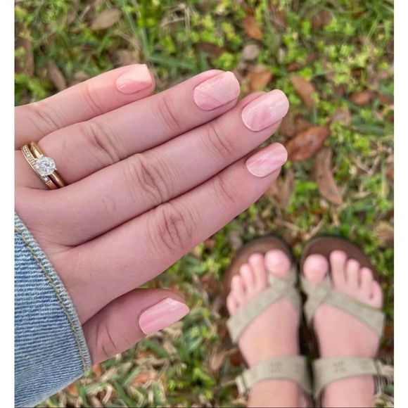 Color Street | Pebble Rebel - Picture 7 of 9